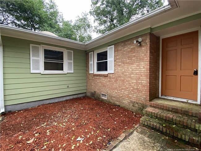 Building Photo - 290 Lemont Dr
