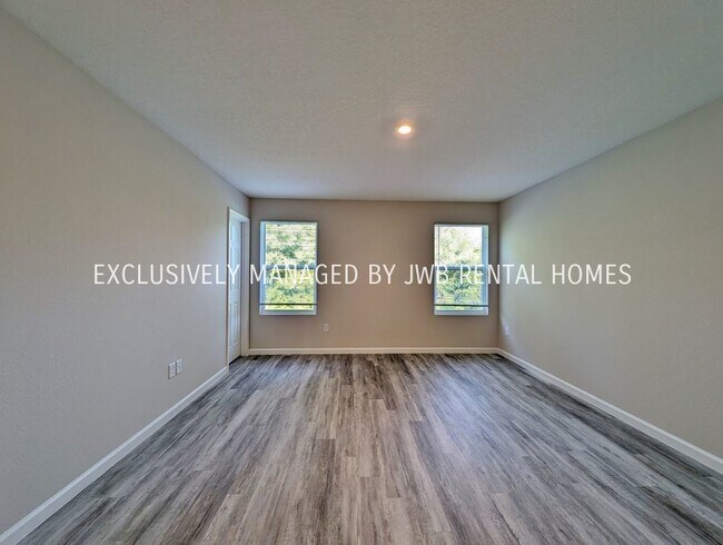 Building Photo - 8238 Halls Hammock Ct