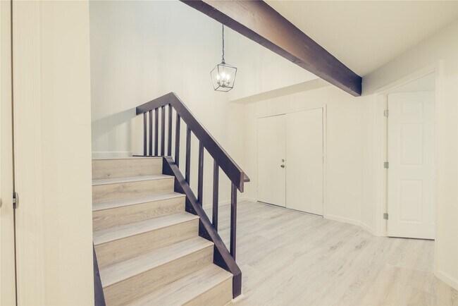 Building Photo - 12553 Wellington Park Dr