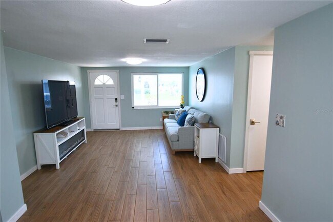 Building Photo - 3839 Star Island Dr
