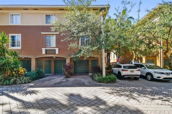 Building Photo - 2945 NE 185th St