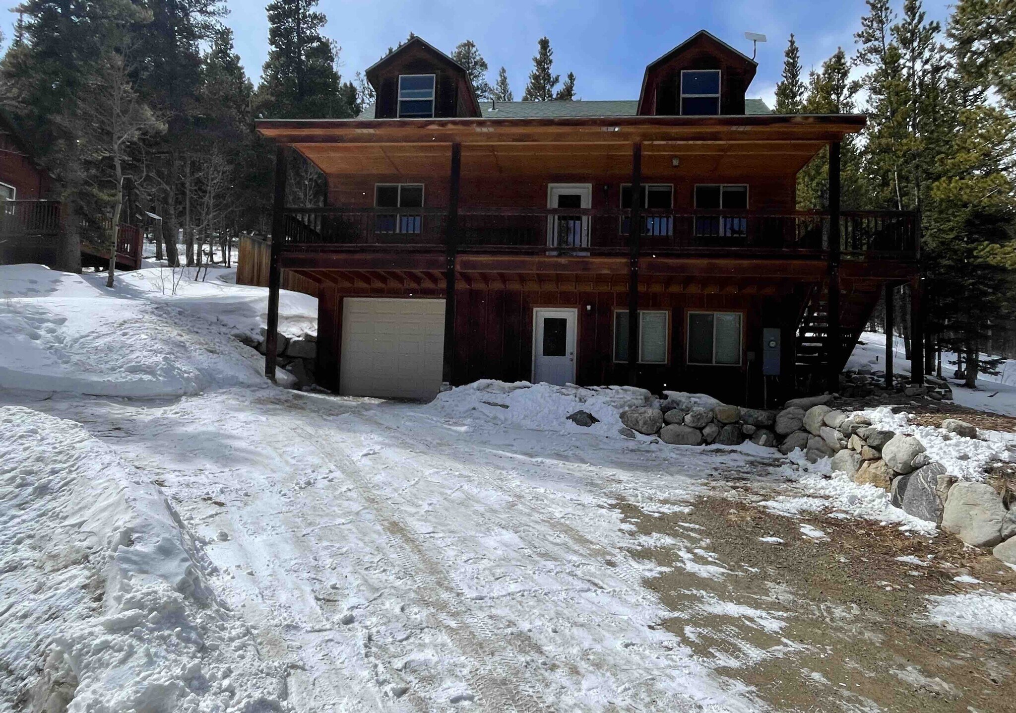 Building Photo - 511 N Aspen St