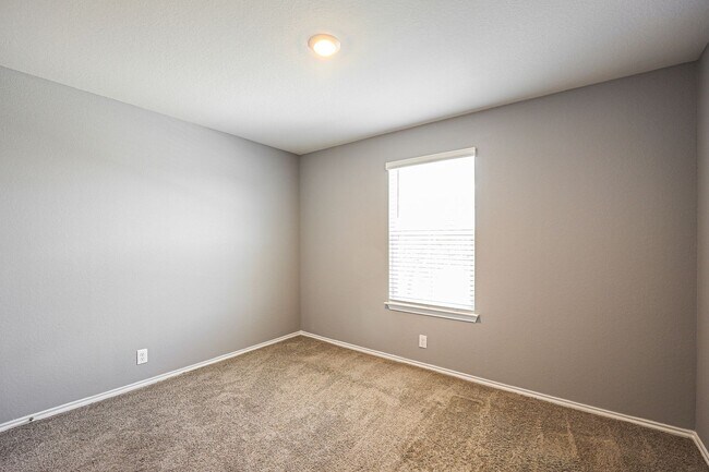 Building Photo - 3 BR/2BA | Single Family Home | In San Antonio!