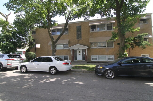 Primary Photo - 3555 N Neva Ave