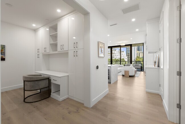 Building Photo - 2425 Peachtree Rd NE