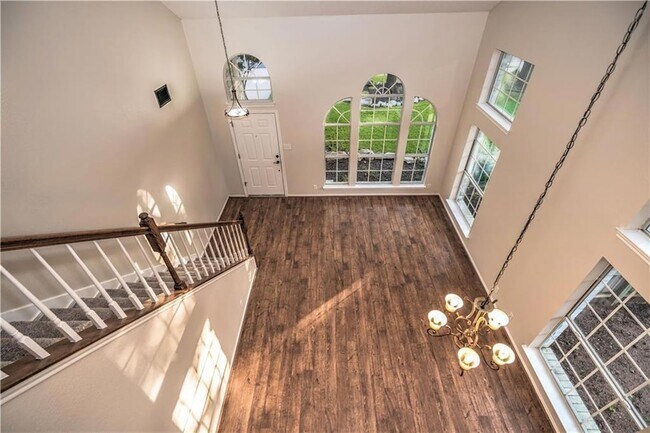 Building Photo - 1009 Oaklands Dr