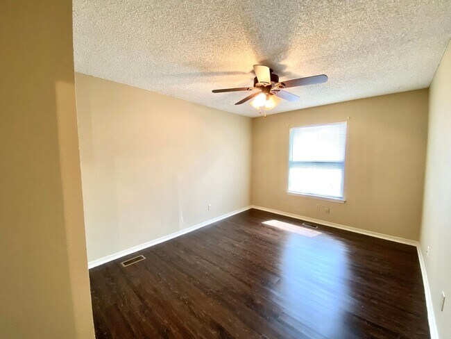 Building Photo - Comfort and Convenience in the Heart of Jenks