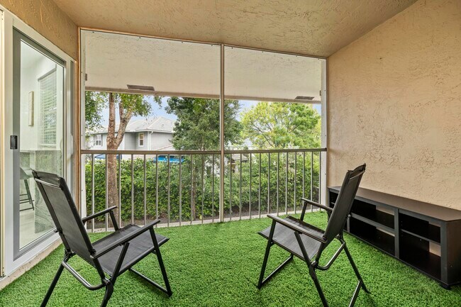 Building Photo - 6553 Via Regina