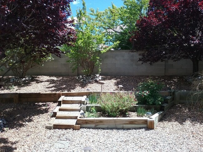 Building Photo - One Story 3 Bedroom