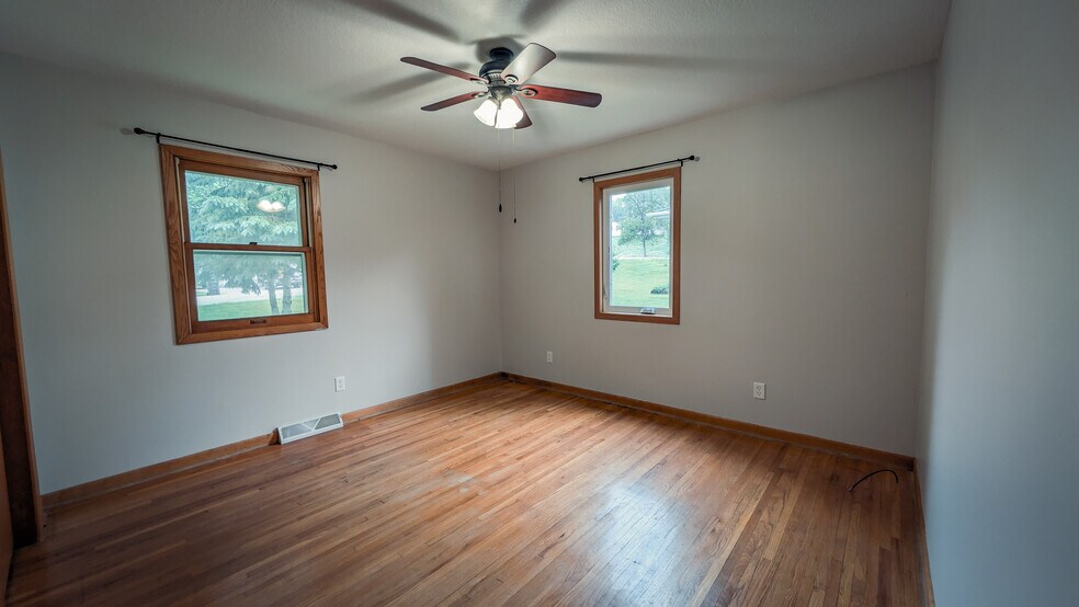 Building Photo - 607 Roiland St