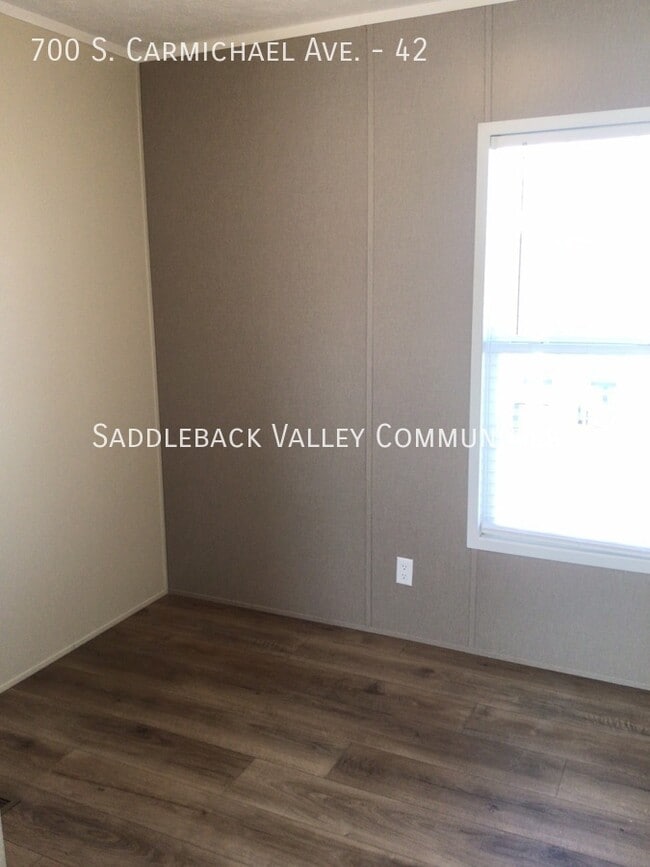 Building Photo - 700 S Carmichael Ave