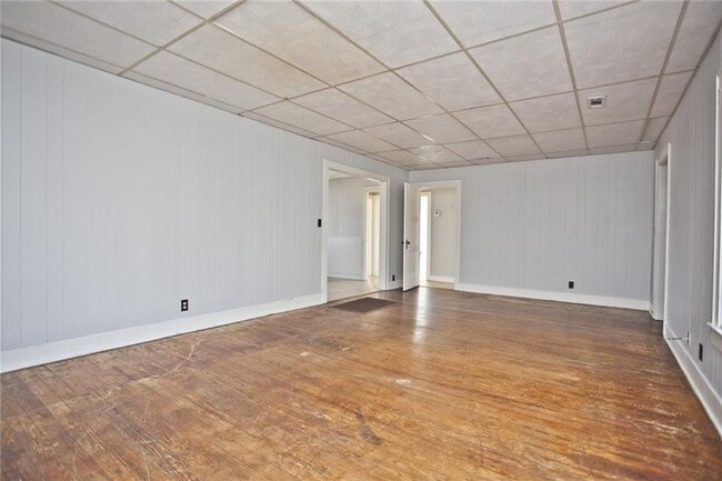 Building Photo - 403 East St