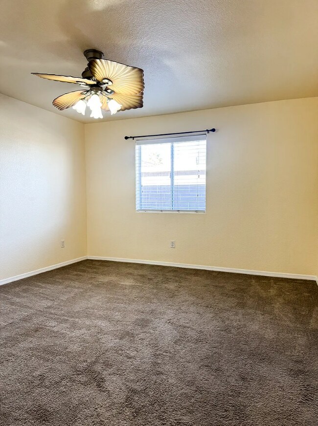 Building Photo - A Cozy 2 bed/ 2 bath home in the heart of Yuma!