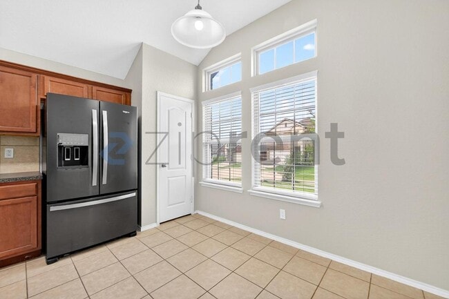 Building Photo - 916 Reveille Rd