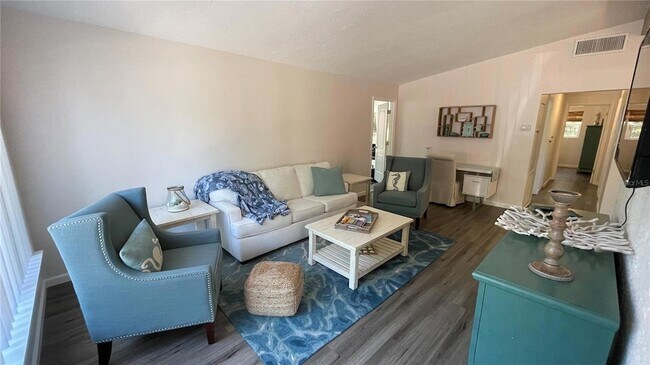 Building Photo - 2504 S Milmar Dr