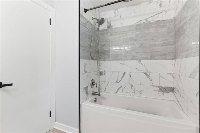 Building Photo - 4030 Circle Dr