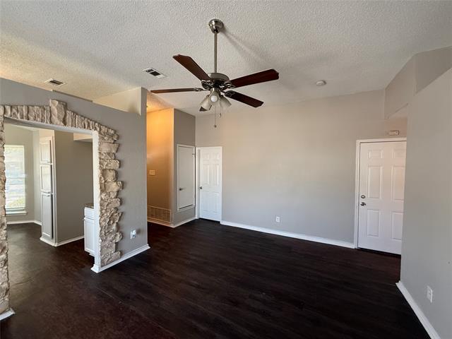 Building Photo - 10206 Shayna Dr