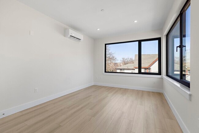 Building Photo - 4525 Bergenwood Ave