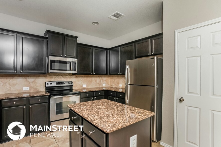 Building Photo - 205 Sunset Heights