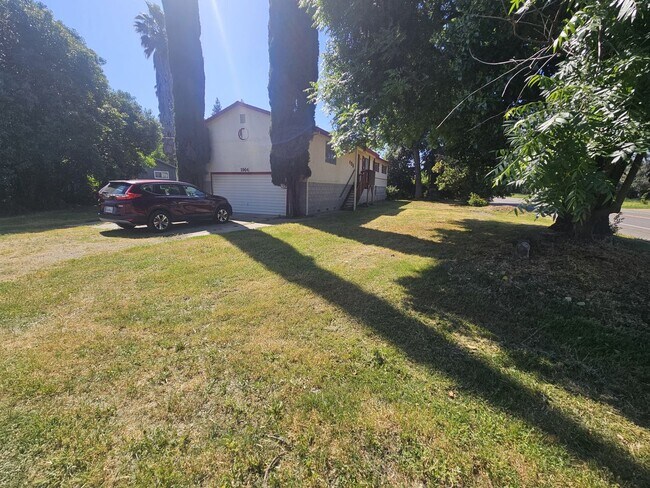 Building Photo - 3 Bedroom 1 Bathroom Home For Rent in Tehama!