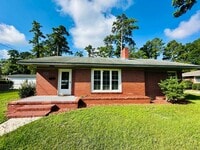 Building Photo - WILSHIRE BLVD - 4 Bedroom - minutes to UNC...