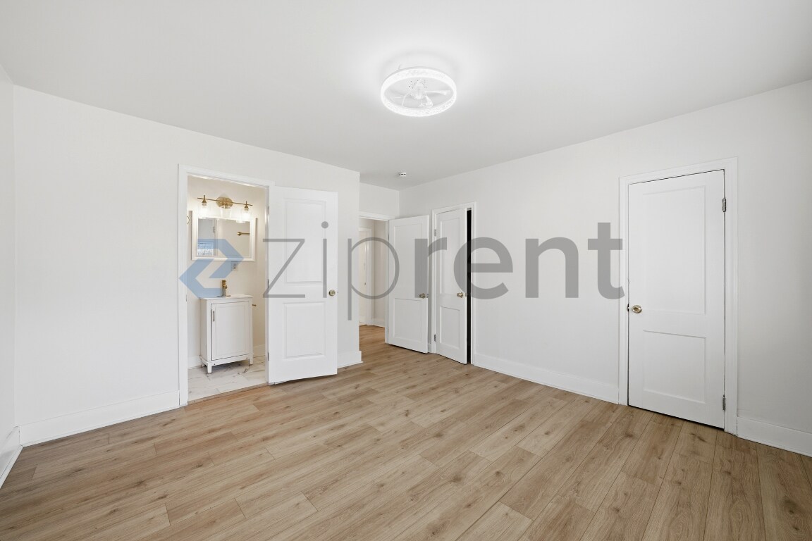 Building Photo - 1264 Hartford Ave SW