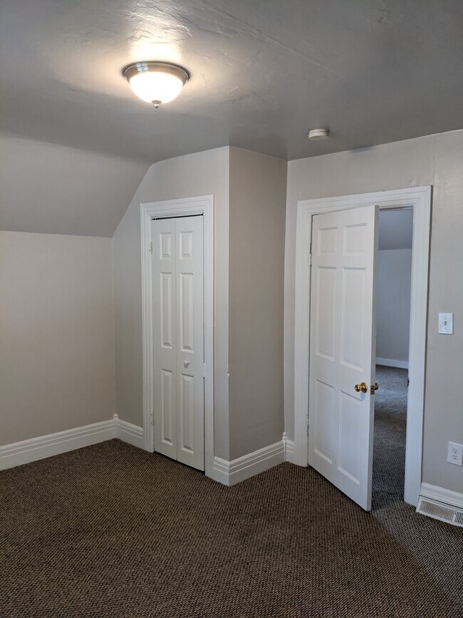 front bedroom - 1313 Mason St