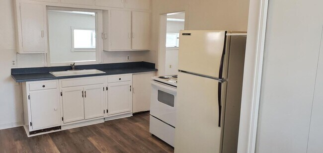 Building Photo - 2 Bed 2 bath house