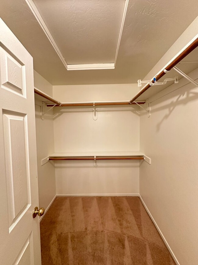 Building Photo - 3 Bed, 2 Bath Home with Spacious Backyard!