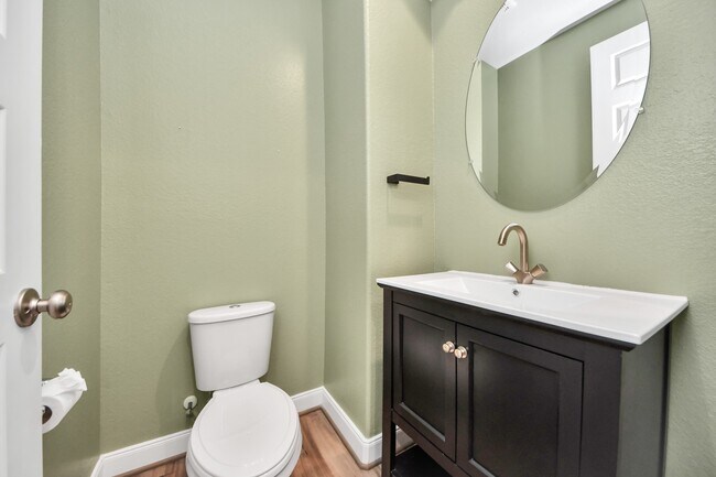 Building Photo - 9830 Magnolia Village Ln