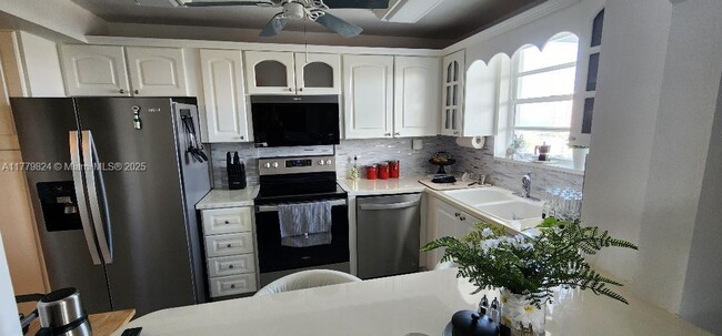 Building Photo - 137 Golden Isles Dr