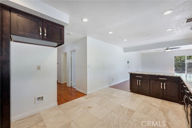 Building Photo - 1604 Avenida Del Vista