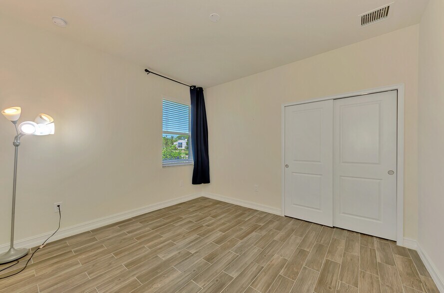Building Photo - 4400 Conchfish Ln
