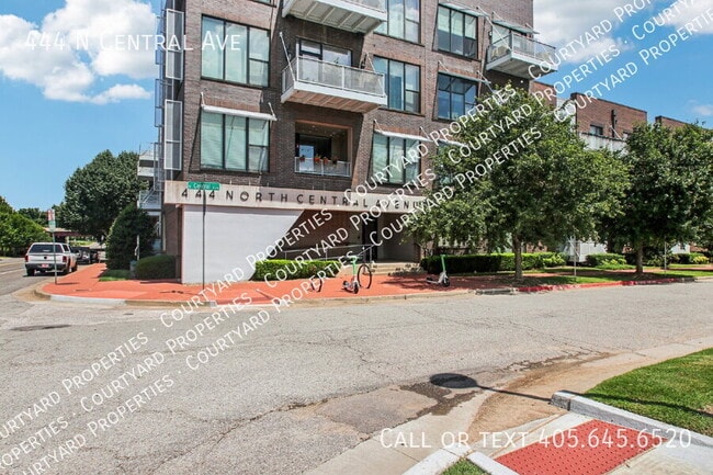 Primary Photo - 444 N Central Ave