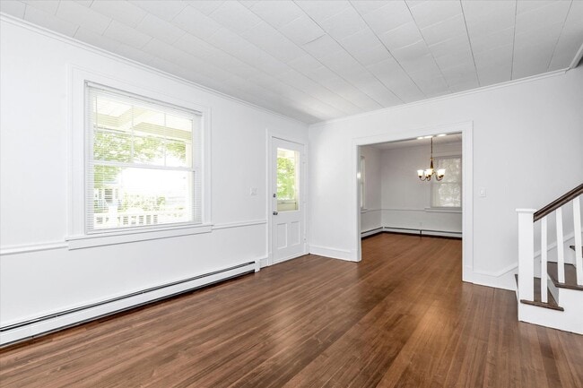 Building Photo - 23 S Bayles Ave