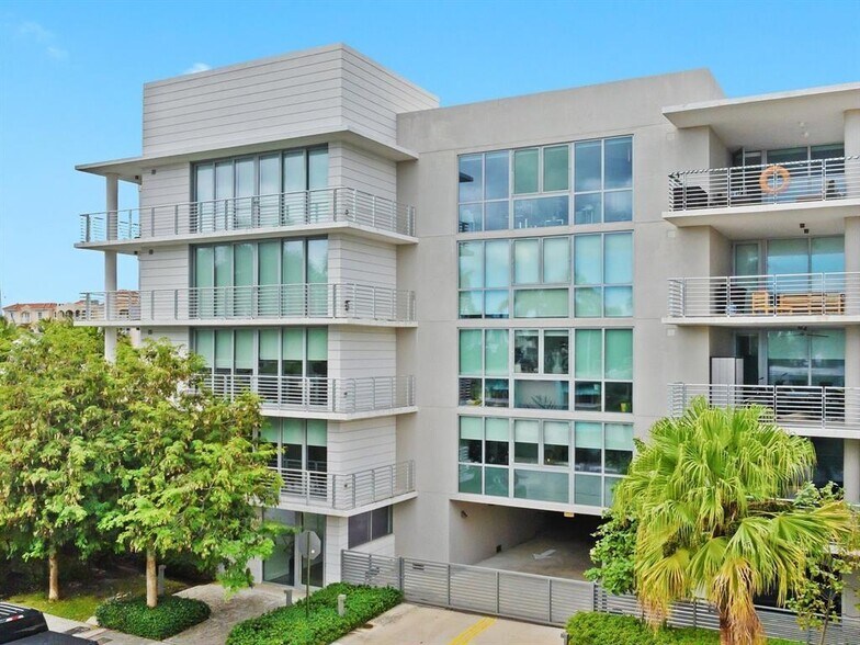 Building Photo - 133 Isle of Venice Dr
