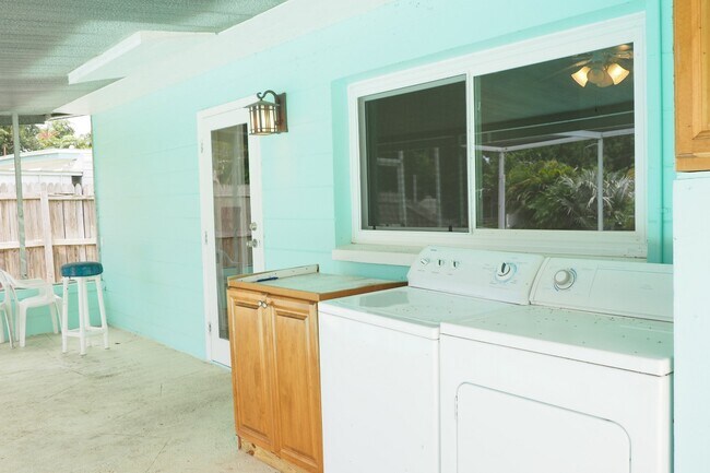 Building Photo - 10154 118th Ave