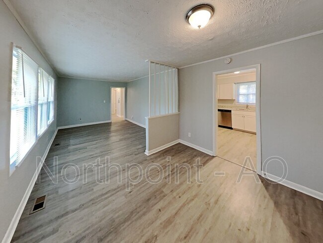 Building Photo - 908 Cone Rd