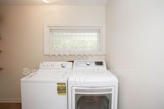 Building Photo - 104 Buckner Ave