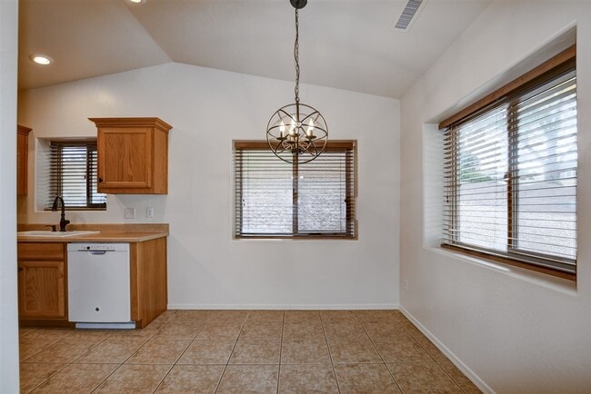Building Photo - 3 bedroom 2 bathroom ranch style home in Chino Valley with RV parking