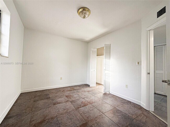 Building Photo - 7110 Custer St