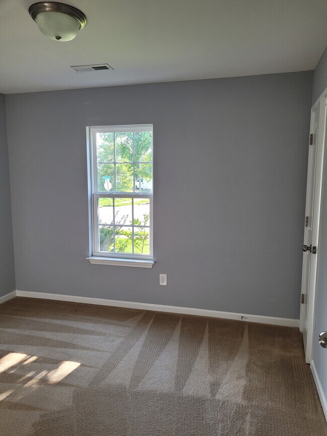 Building Photo - 1657 Extine Ln