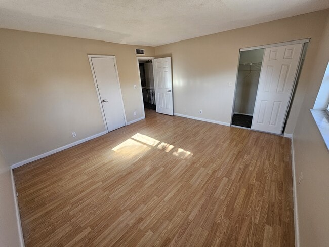 Building Photo - 2556 NW 52nd Ave