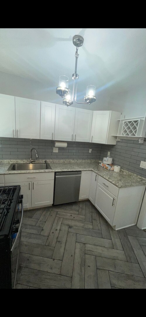 Building Photo - 4711 N Kenton Ave