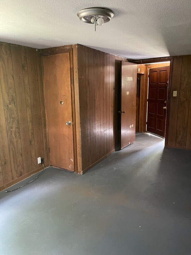 Building Photo - 2837 W Laurel St