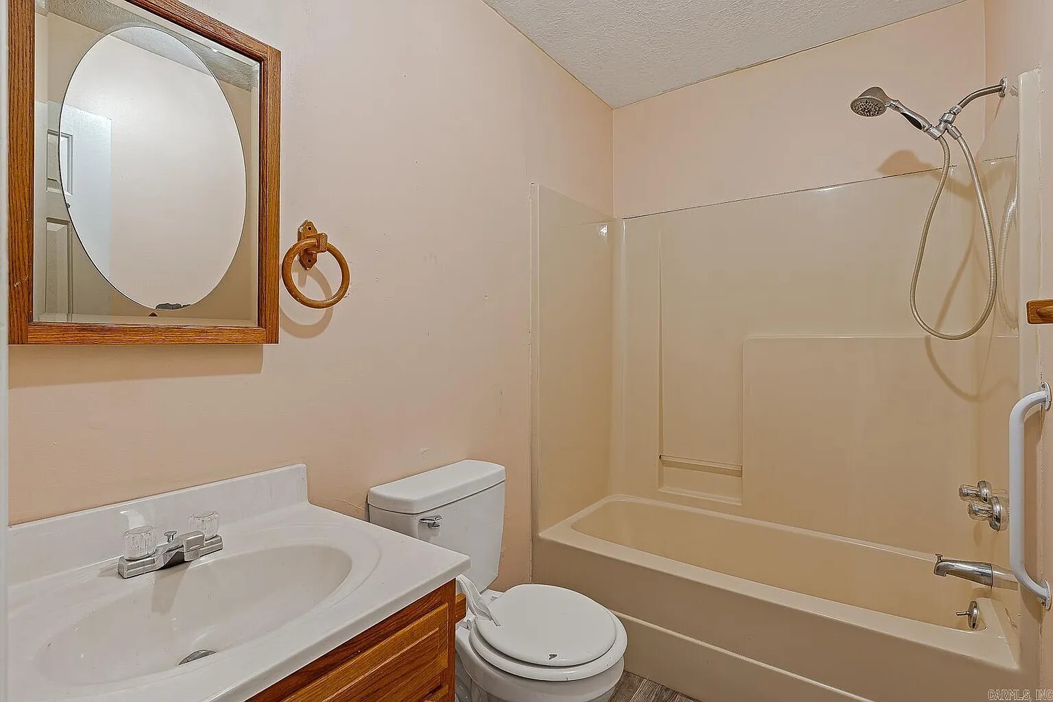 Building Photo - 323 Perry St