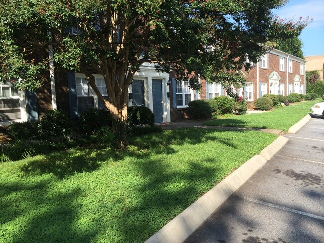 Building Photo - 15 Galphin Dr