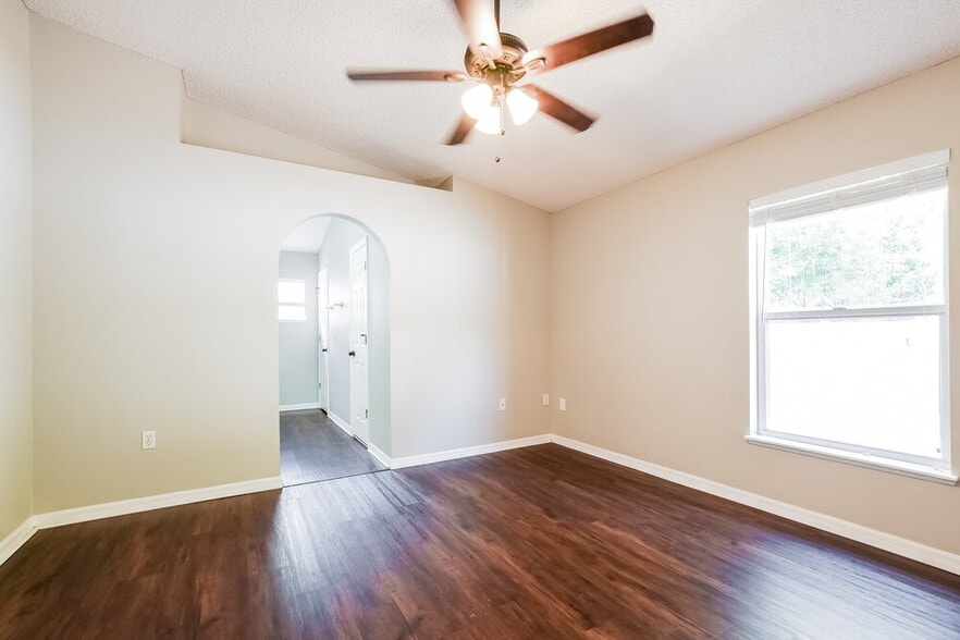 Building Photo - 3837 Cinnamon Fern Loop