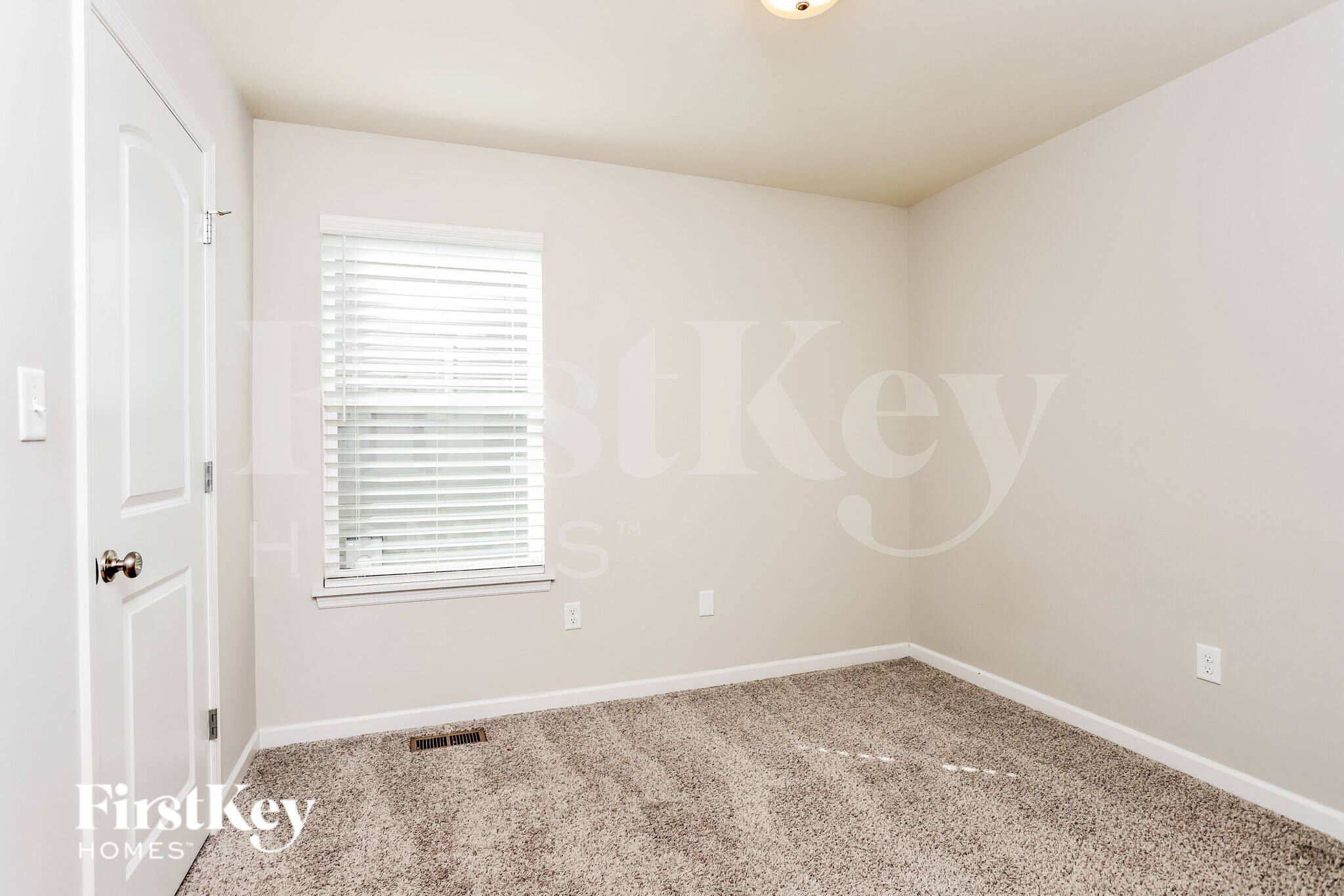 Building Photo - 1701 Ridgeway Trl