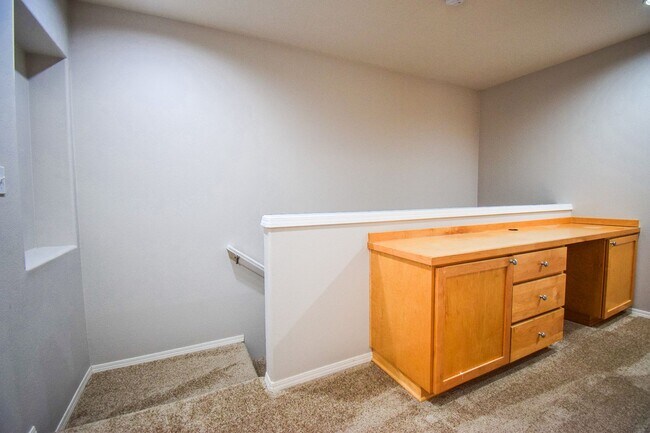 Building Photo - 2357 NW 168th Pl